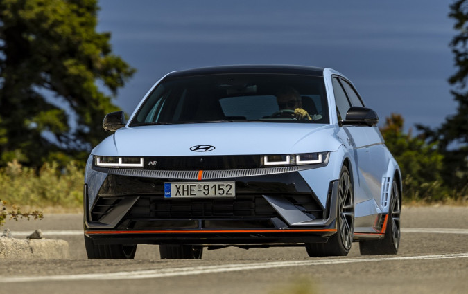 Ονομάζεται Essential και κοστίζει ₩2.500.000 λιγότερο στην τοπική αγορά, χοντρικά αντιστοιχούν σε €1.700. Ioniq 5 N