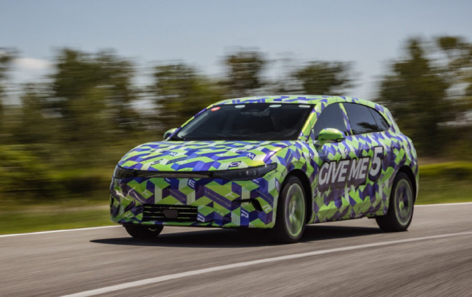 Με το Leapmotor Lafa 5 η κινεζική φίρμα δείχνει τις φιλοδοξίες της να βγει μπροστά στη μάχη της ηλεκτροκίνησης στην Ευρώπη Leapmotor Lafa 5