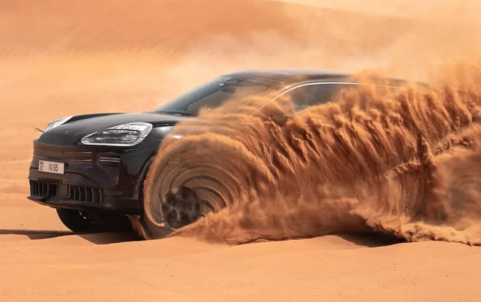 Ως αποτέλεσμα, η Porsche αναφέρει ότι οι μηχανικοί της υπέβαλλαν εικονικά πρωτότυπα σε ψηφιακές δοκιμαστικές διαδρομές ήδη από τη φάση του σχεδιασμού της νέας Cayenne Electric. Cayenne Electric