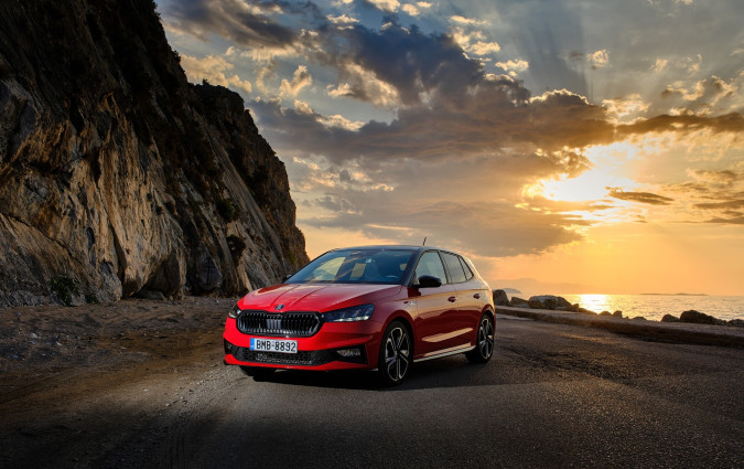 Η τιμή του Škoda Fabia Essence διαμορφώνεται στις €16.950 μετά την έκπτωση €2.000 που θα βρίσκεται σε ισχύ για περιορισμένο αριθμό ετοιμοπαράδοτων αυτοκινήτων μέχρι τις 31 Οκτωβρίου 2025 Škoda Fabia Monte Carlo