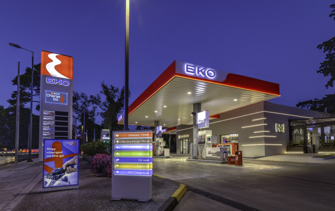 Το νέο ΕΚΟ Flagship στην Κηφισιά Είναι ένας σύγχρονος κόμβος κινητικότητας, σχεδιασμένος να προσφέρει μια ολοκληρωμένη, premium εμπειρία πελάτη που συνδυάζει καινοτομία, προσβασιμότητα και βιωσιμότητα ΕΚΟ Flagship