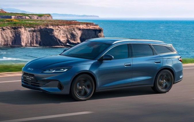 Από το μικρό ηλεκτρικό Dolphin Surf έως το επαναφορτιζόμενο υβριδικό Seal U DM-i, η BYD προσφέρει μοντέλα με κορυφαία τεχνολογία, υψηλή αποδοτικότητα και ελκυστική σχέση αξίας-εξοπλισμού. BYD