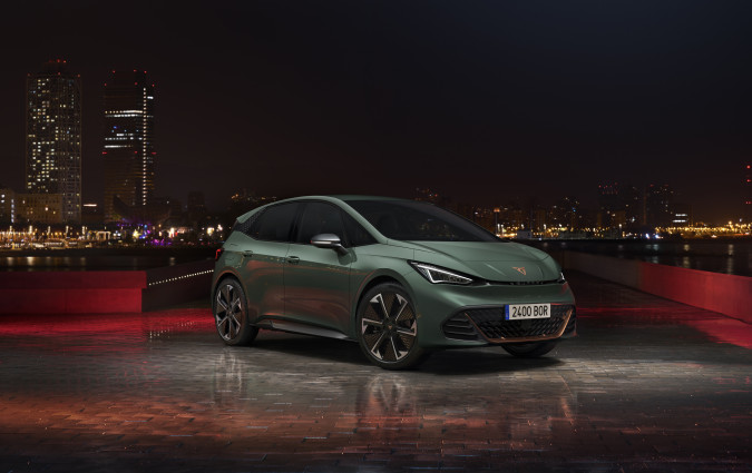 Με το νέο πρόγραμμα, η CUPRA κάνει την ηλεκτροκίνηση πιο προσιτή, δίνοντας στους οδηγούς την ευκαιρία να ζήσουν τις επιδόσεις και τον σπορ χαρακτήρα της μάρκας. Cupra Born