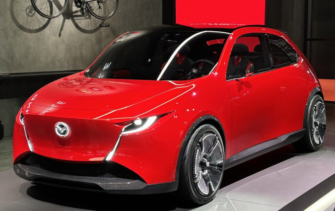 Εκτός από πιθανή προεπισκόπηση ενός μοντέλου παραγωγής, το πρωτότυπο επικεντρώνεται κυρίως στην επίδειξη του πώς η Mazda μπορεί να χρησιμοποιήσει την «ενσυναισθητική Τεχνητή Νοημοσύνη» για να «εμβαθύνει τον δεσμό μεταξύ ανθρώπων και αυτοκινήτων». Mazda 2