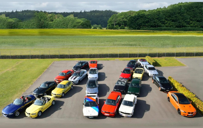 To τοπ της συλλογής είναι μια M1 του 1980 που αναμένεται να ξεπεράσει τα 500 χιλιάρικα. BMW M