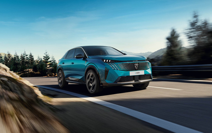 Peugeot Ε-3008 Dual Motor AWD 325