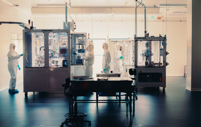 Ένα νέο κέντρο στο Lardy έχει αποστολή να αξιολογήσει τη βιομηχανική βιωσιμότητα του υλικού LXMO σε κυψέλες κατάλληλες για χρήση σε αυτοκίνητα. Renault