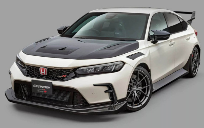 Η Mugen λέει ότι το πακέτο παράγει περίπου τρεις φορές περισσότερη downforce, μειώνοντας παράλληλα κατά 38 kg το βάρος χάρη στη χρήση ανθρακονημάτων. Civic Type R