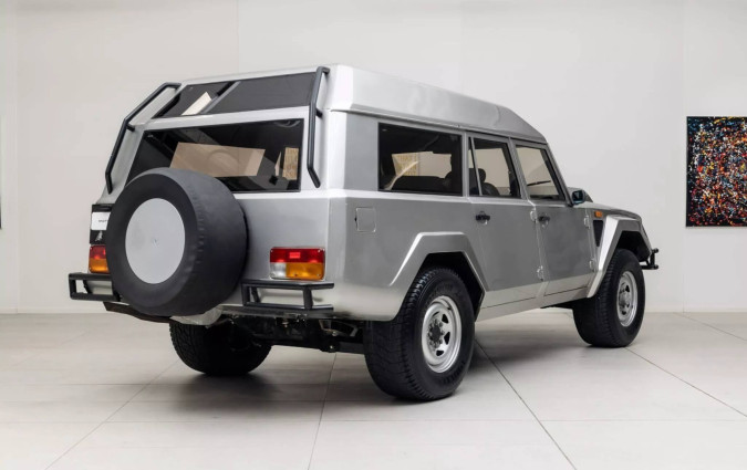 Lamborghini LM002