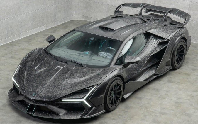 Lamborghini Revuelto