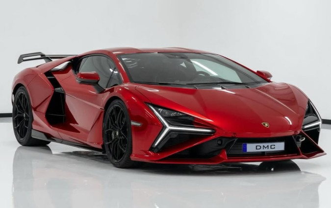 Lamborghini Revuelto 