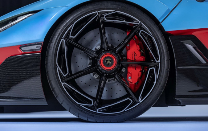 Bridgestone Potenza, Lamborghini Fenomeno Roadster