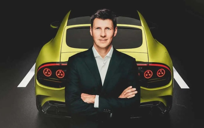 AMG 