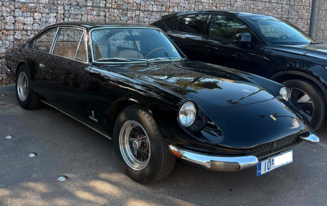 Ferrari 365 GT 2+2