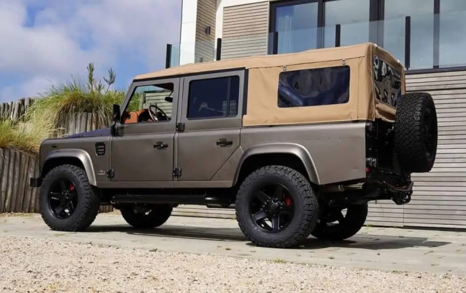 Land Rover Defender