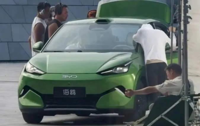 BYD Dolphin Surf