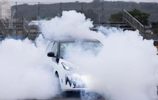 Geely EX2