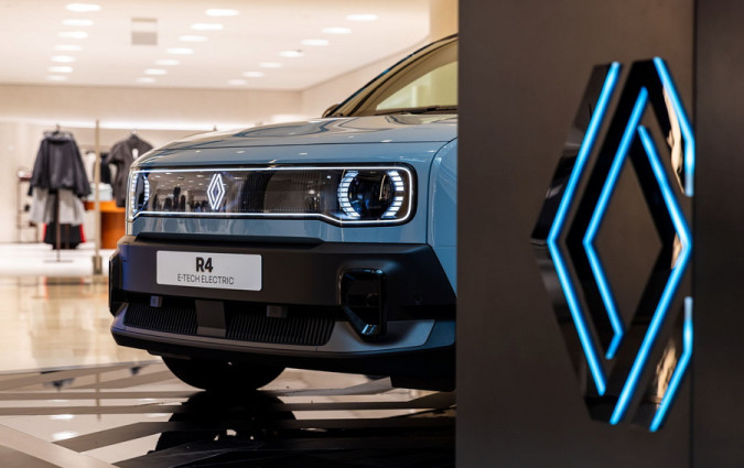 Renault 4 E-Tech electric