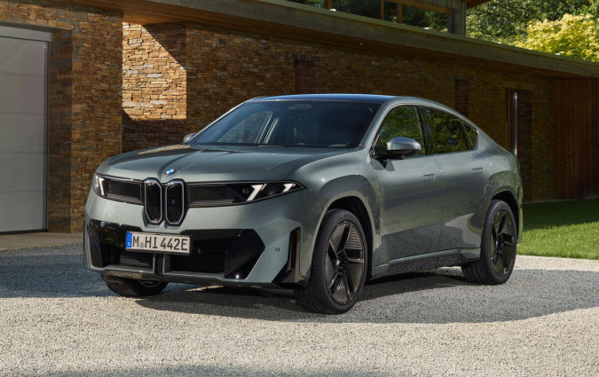 BMW iX4