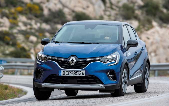Το Captur θα στρίψει σβέλτα και παραμένοντας ουδέτερο στο όριο, με το επιπλέον βάρος του ως PHEV να μην γίνεται αντιληπτό κατά τη διάρκεια της στροφής. Test drive: Renault Captur E-TECH Plug-In Hybrid, Photo credits DRIVE Magazine/Thanassis Koutsogiannis