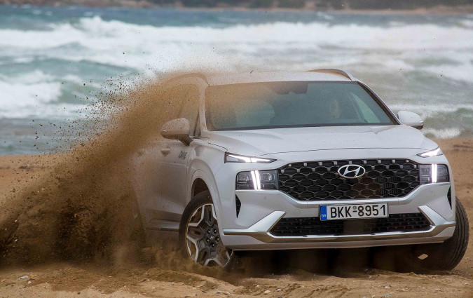 Test Drive: Hyundai Santa Fe 265 PS 4WD PHEV, Photos © DRIVE Media Group/Thanassis Koutsogiannis Test Drive: Hyundai Santa Fe 265 PS 4WD PHEV, Photos © DRIVE Media Group/Thanassis Koutsogiannis