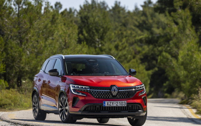 Renault Austral E-TECH Full Hybrid 200 PS, Photo credit DRIVE Media Group/Thanassis Koutsogiannis  Renault Austral E-TECH Full Hybrid 200 PS, Photo credit DRIVE Media Group/Thanassis Koutsogiannis