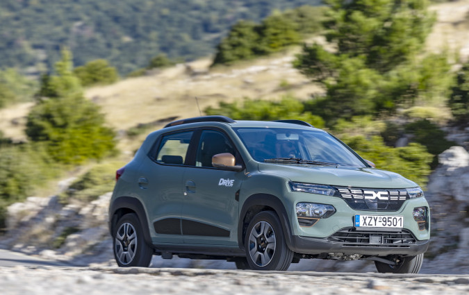 Το Dacia Spring, το πιο φθηνό αστικό/περιαστικό ηλεκτρικό, δίνει νέα, οικονομική διάσταση χρήσης στην πράσινη κινητικότητα. Test drive: Dacia Spring 65 Extreme, Photo © DRIVE Media Group/Thanassis Koutsogiannis