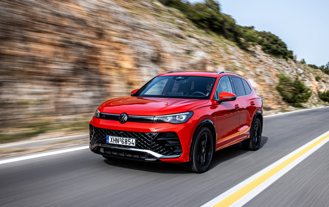 Το νέο Volkswagen Tiguan είναι διαθέσιμο σε τέσσερα επίπεδα εξοπλισμού, τα Tiguan, Life, More και R-Line. Test drive: Volkswagen Tiguan 1.5 eTSI 150 PS, Photo © Kosmocar SA/Giorgos Karagiorgakis