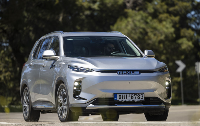 Το Maxus EUNIQ6 είναι ένα ηλεκτρικό που με τους χώρους και την κατανάλωση θα μπορούσε να αποτελέσει αξιοσέβαστη πρόταση για όσους επιζητούν να διαφοροποιηθούν και δεν φοβούνται να το τολμήσουν  Test Drive: MAXUS Euniq6, Photos © DRIVE Media Group/Thanassis Koutsogiannis