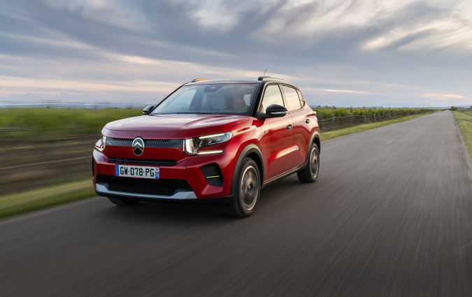 Με ριζική αλλαγή στη φιλοσοφία, το νέο Citroën C3 θα στηριχθεί στα δυο σημαντικότερα όπλα του: Την εμφάνιση και την τιμή.  Citroën ë-C3