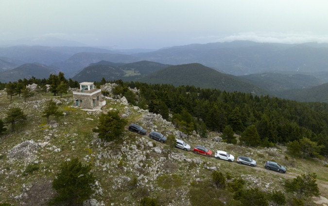 Τα σημερινά crossover/SUV δεν είναι για «extreme adventure», όσο της μόδας κι αν είναι ο όρος. Για εκδρομές όμως στα βουνά, που είναι και το ζητούμενο, διαπιστώσαμε ότι είναι μια χαρά. DRIVE Trophy 2024 - Πάρνωνας, Photo © DRIVE Media Group/Thanassis Koutsogiannis