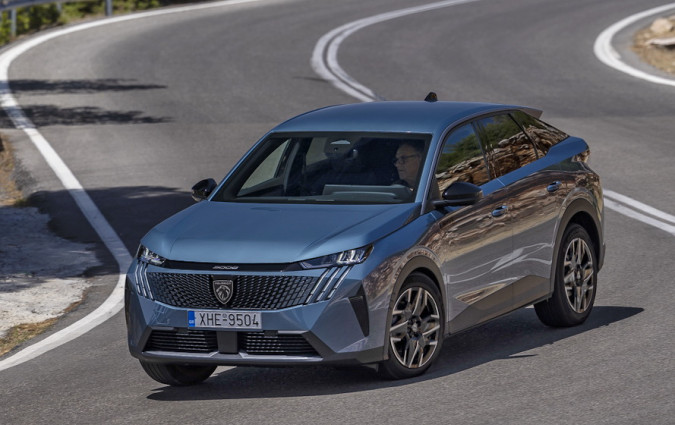 Με το νέο Peugeot 3008, το Sochaux αποφάσισε να ανταποκριθεί σε μια όλο και πολυπληθέστερη πελατεία που ζητά περισσότερη άνεση και γαλήνια κύλιση από το C-SUV της γαλλικής φίρμας. Test drive: Peugeot 3008 Hybrid 136 e-DCS6, Photo © DRIVE Media Group/Thanassis Koutsogiannis