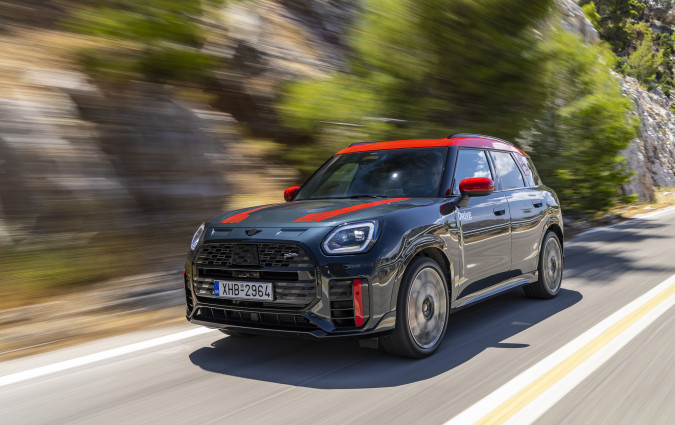 Αν αναρωτιέσαι πόσο κοστίζει το νέο MINI JCW Countryman ALL4, τότε δεν ανήκεις στο δυνητικό αγοραστικό κοινό του! Test drive: MΙΝΙ JCW Countryman ALL4, Photo © DRIVE Media Group/Thanassis Koutsogiannis