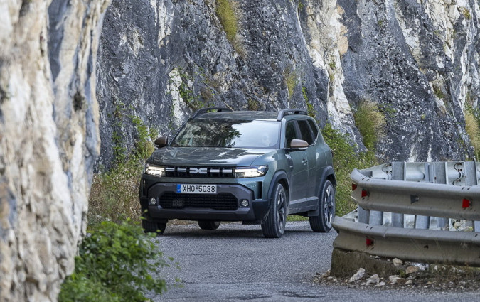 Λίγα λεφτά, πολύ αυτοκίνητο: Το Dacia Duster Eco-G 100 αποτελεί ένα ιδιαίτερα πειστικό σημείο εισόδου στην γκάμα του μοντέλου. Test drive: Dacia Duster Eco-G 100, Photo © DRIVE Media Group/Thanassis Koutsogiannis