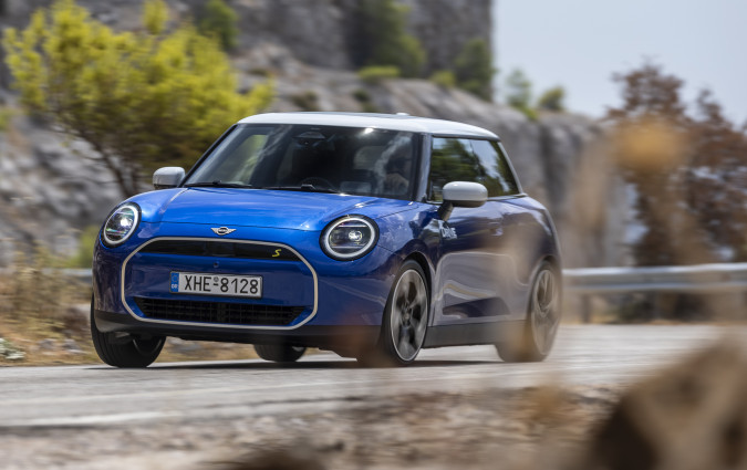 Το νέο MINI Cooper SE συνδυάζει το εμβληματικό στιλ της MINI με σύγχρονες τεχνολογίες και αξιοσημείωτη απόδοση σε ανταγωνιστική τιμή Test drive: MINI Cooper SE, Photo © DRIVE Media Group/Thanassis Koutsogiannis