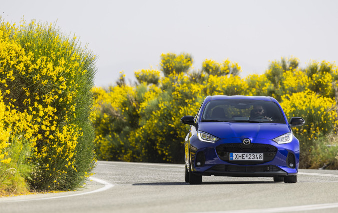 Το ανανεωμένο Mazda2 Hybrid προσπαθεί να αποκτήσει δικό του χαρακτήρα, καταφέρνοντας να είναι ένα οικονομικό και ισορροπημένο σουπερμίνι Test drive: Mazda2 Hybrid, Photo © DRIVE Media Group/Thanassis Koutsogiannis