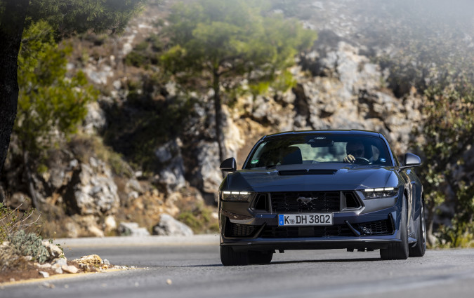 Σε ένα κόσμο που αλλάζει, η Ford Mustang Dark Horse είναι η τελευταία ευκαιρία να βιώσεις την αίσθηση και τη δύναμη που προσφέρει ένας ατμοσφαιρικός V8. Test drive: Ford Mustang Dark Horse 5.0 V8, Photo © DRIVE Media Group/Thanassis Koutsogiannis