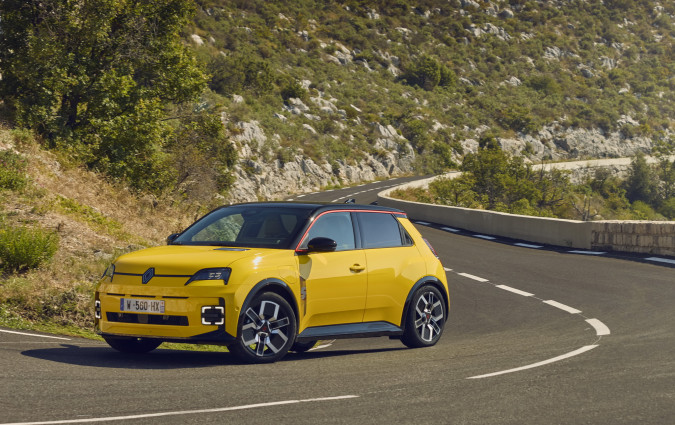 Το Renault 5 E-Tech διαθέτει τα πάντα για να γίνει εμπορική επιτυχία, εκτός ίσως από ένα υβριδικό μοτέρ! Αποστολή στη Νίκαια, Renault 5 E-Tech Electric, Photo Yannick Brossard/DPPI