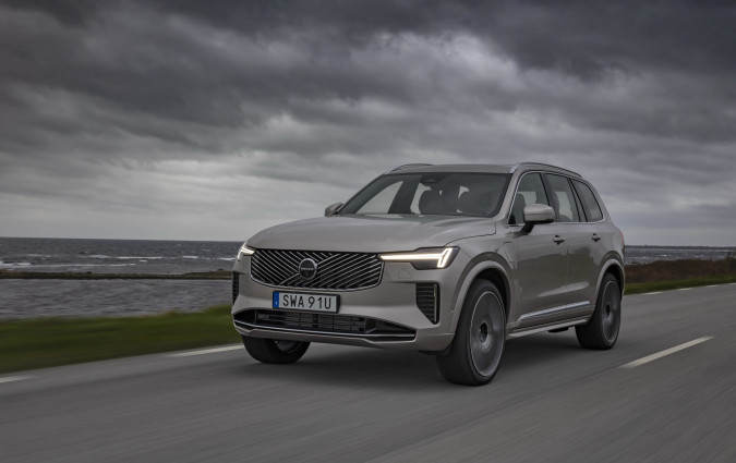 Το Volvo XC90 παραμένει ένα premium SUV αλλιώτικο από τα άλλα. Σε ατμόσφαιρα και φιλοσοφία  Test drive: Volvo XC90 T8 AWD @ Danmark-Sweden, Photo © Volvo Cars