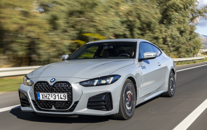 Σχεδιασμένη ως GT, η BMW 430i xDrive Coupé όπως και κάθε 4 Series επωφελείται από την κατανομή βάρους 50/50, μεγαλύτερo πίσω μετατρόχιo και χαμηλότερο κέντρο βάρους σε σύγκριση με τη 3 Series από την οποία προέρχεται. Test drive: BMW 430i xDrive Coupé, Photo © DRIVE Media Group/Thanassis Koutsogiannis
