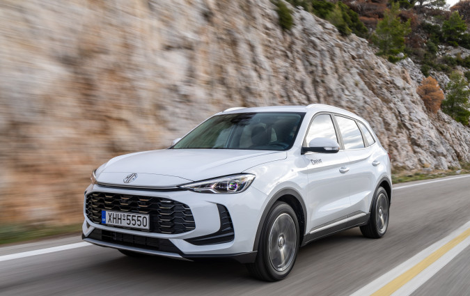 Το MG ZS Max Hybrid+ με το συνολικό πακέτο εξοπλισμού, αυτοκινητικής ουσίας και τιμής είναι ένα πιο τα πιο ενδιαφέροντα υβριδικά SUV της αγοράς Test drive: MG ZS Max Hybrid+, Photo © DRIVE Media Group/Thanassis Koutsogiannis