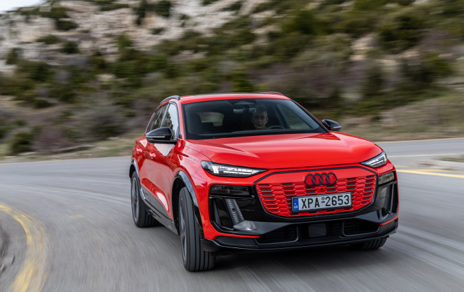 Το νέο Audi Q6 e-tron διαμορφώνει έναν νέο χάρτη στα premium ηλεκτρικά μοντέλα. Test drive: Audi Q6 e-tron, Photo © DRIVE Media Group/Thanassis Koutsogiannis