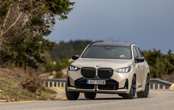 Η νέα BMW X3 M50 xDrive προσφέρει συναρπαστικό συνδυασμό επιδόσεων, τεχνολογίας και επιβλητικής εμφάνισης. BMW X3 M50 xDrive
