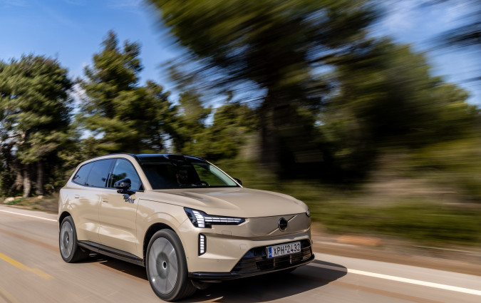 Το Volvo EX90 είναι το μοντέλο της σουηδικής γκάμας με την υψηλότερη περιεκτικότητα σε ανακυκλωμένα πλαστικά, περίπου 15% ή 48 κιλά. Test drive: Volvo EX90 Twin Performance, Photo © DRIVE Media Group/Thanassis Koutsogiannis