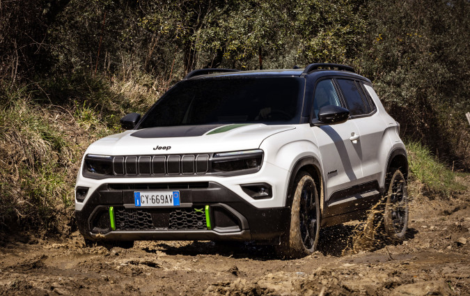 Το τετρακίνητο Jeep Avenger 4xe είναι ένα αυθεντικό Jeep, έτοιμο για κάθε πρόκληση, εντός και εκτός ασφάλτου. Jeep Avenger 4xe