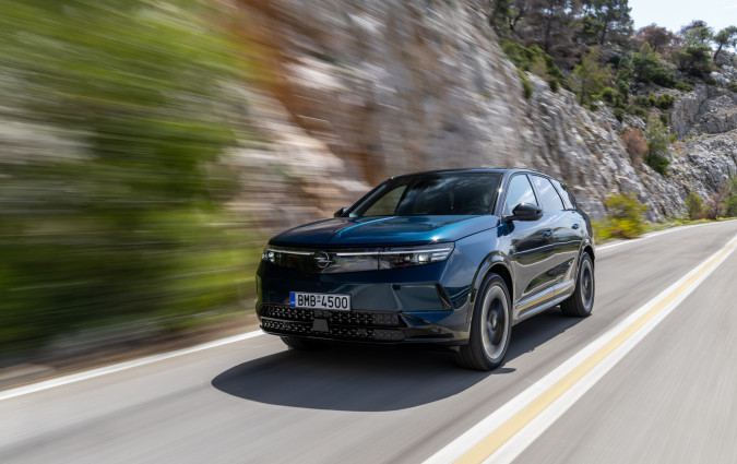 Το νέο Opel Grandland Electric εντυπωσιάζει με την ποιοτική αναβάθμιση, την πληρότητα του εξοπλισμού και την ώριμη οδική συμπεριφορά Opel Grandland Electric / DRIVE Media Group/Θανάσης Κουτσογιάννης