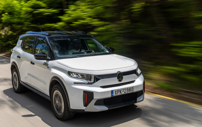 Η αυτοκινητική ουσία του Citroën ë-C3 Aircross δεν καθορίζεται μόνο από την ανταγωνιστική τιμή. Αλλά από τον συνολικά ισορροπημένο χαρακτήρα του Test Drive Citroën ë-C3 Aircross © Photo © DRIVE Media Group/Thanasis Koutsogiannis