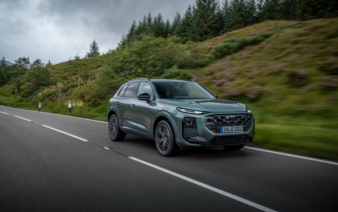 Το Audi Q3, με τιμή που ξεκινά από τις €41.980 για την έκδοση βενζίνης, είναι ήδη διαθέσιμο προς παραγγελία στην ελληνική αγορά Test Drive: Audi Q3 @ Scotland, Photo © Audi/Johannes Wink