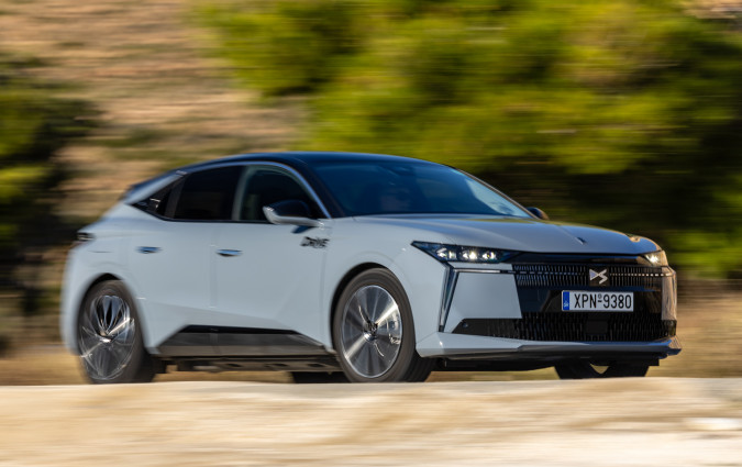 Test drive: DS N°4 E-Tense, Photo @ DRIVE Media Group/Thanassis Koutsogiannis