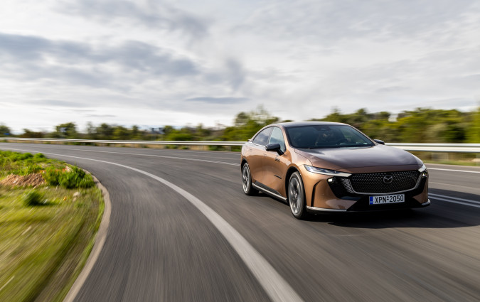 Test drive: Mazda6e Long Range, Photo © DRIVE Media Group/Thanasis Koutsogiannis